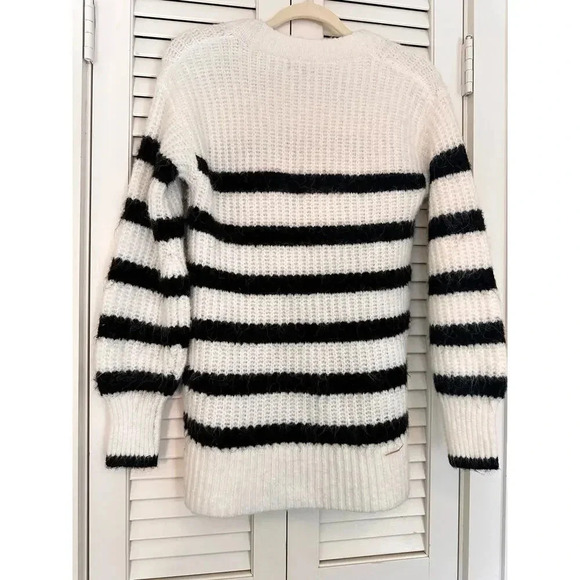Isabel by Ingrid Women's Oversized Striped Fuzzy Knit Sweater - Size XS - Picture 5 of 5